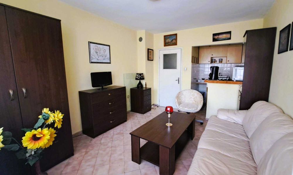 Продава се Двустаен апартамент в Варна, Център - 45 кв.м за 2667 €/кв.м - Снимка #1