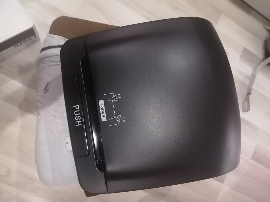 Диспенсъри за хартия единични бройки