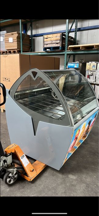 Италия Витрини за Сладолед ТОП ОФЕРТА!