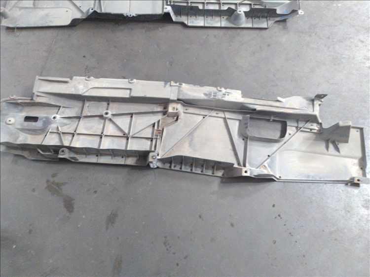 scut podea stanga mazda c x 5