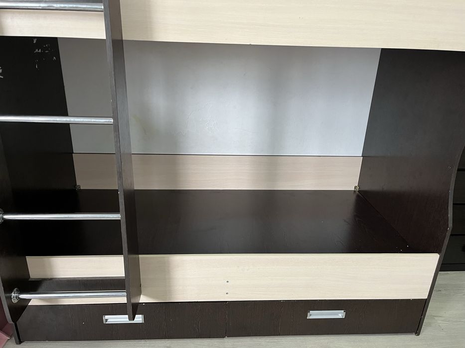 Двухярусная кровать