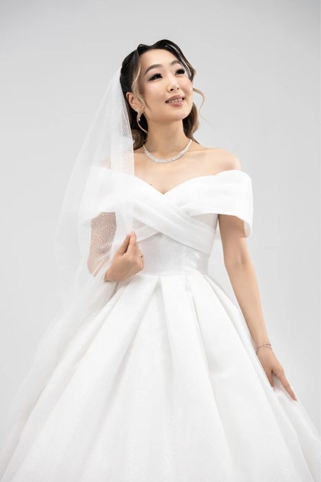 Продается свадебное платье песок