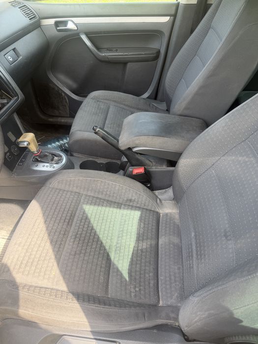 Dezmembram VW Touran 2008