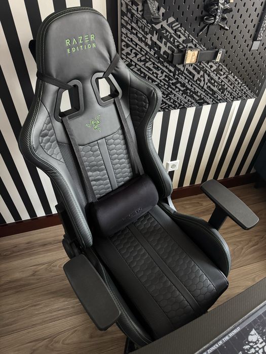 Set Gaming Premium – Birou RGB 120x60 + Scaun Razer Edition + Noptieră pe roți