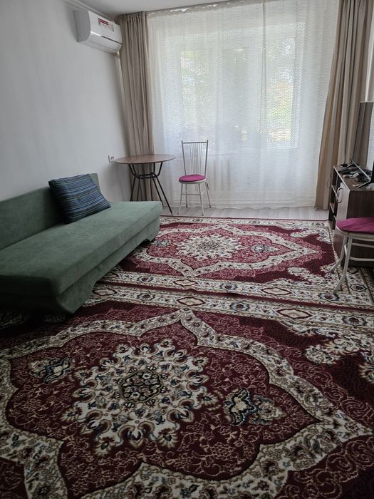 Продам ковёр 2 штук одинаковые