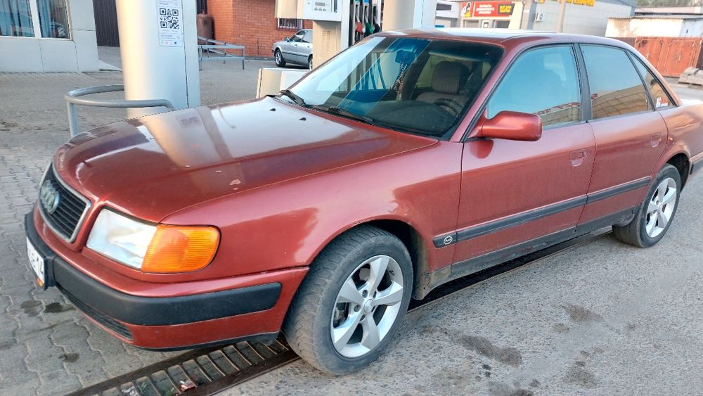Продам ауди 100 с4