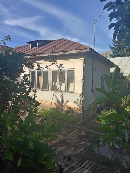Casă batraneasca teren 700 mp