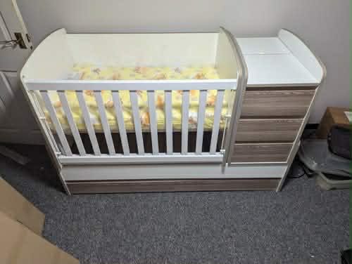 Бебешка кошара Луна/Бебешко легло + скрин