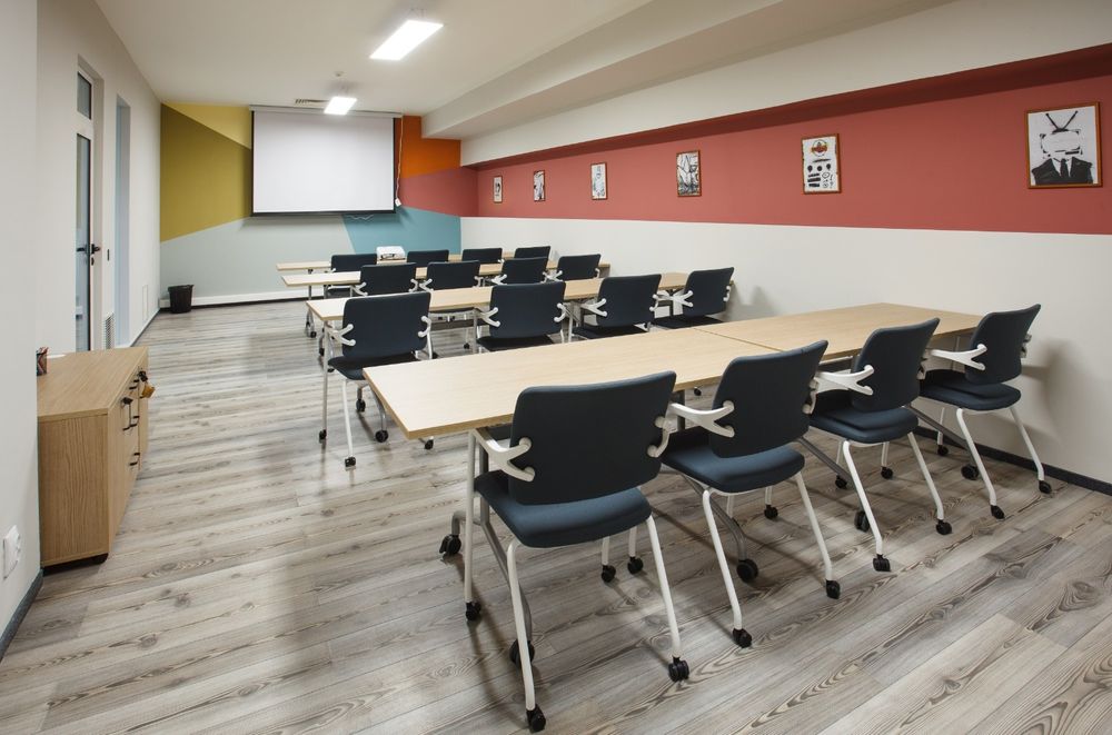 Vând mobilier pentru birou