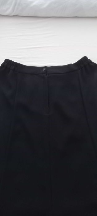 Дълга нова черна елегантна пола