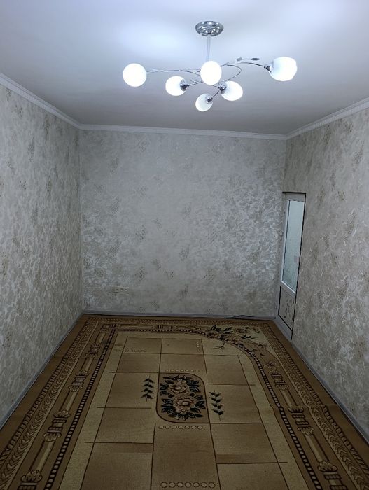 2 xonalik Sharq bozorchadan srochno sotiladi.