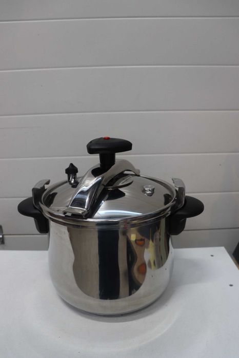 Тенджера под налягане MAGEFESA Star, неръждаема, обем 8 литра