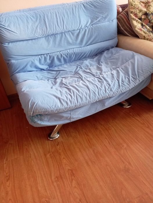 Мягкое кресло- диван, раскладное, на ножках