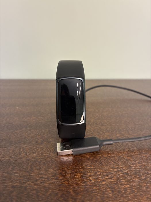 Bratara Fitbit Charge 5