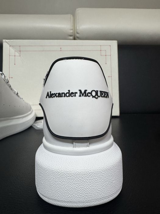 Alexander McQueen 42