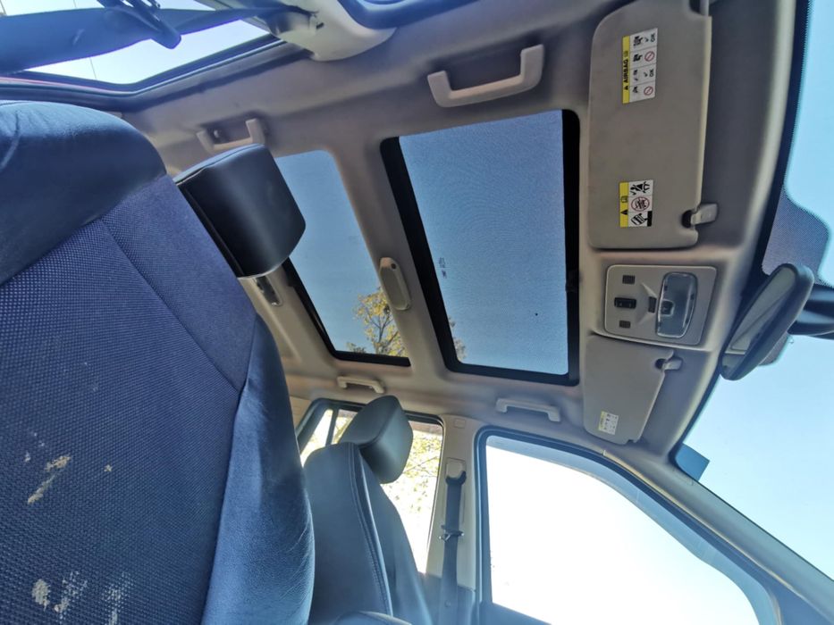 - Land Rover Freelander 2