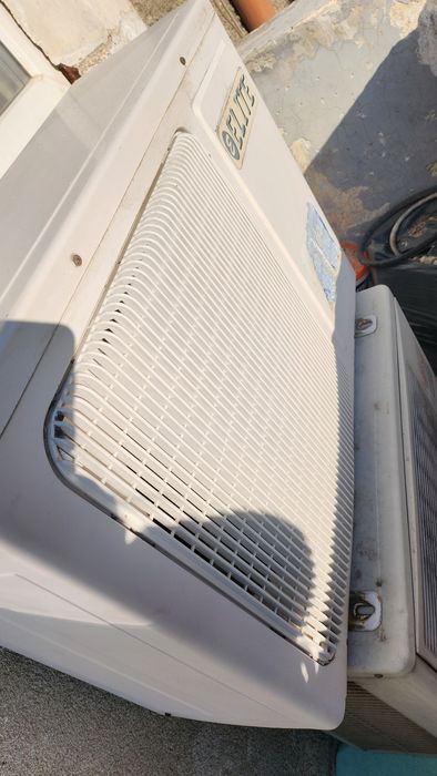 Продавам климатици 2 броя работещи