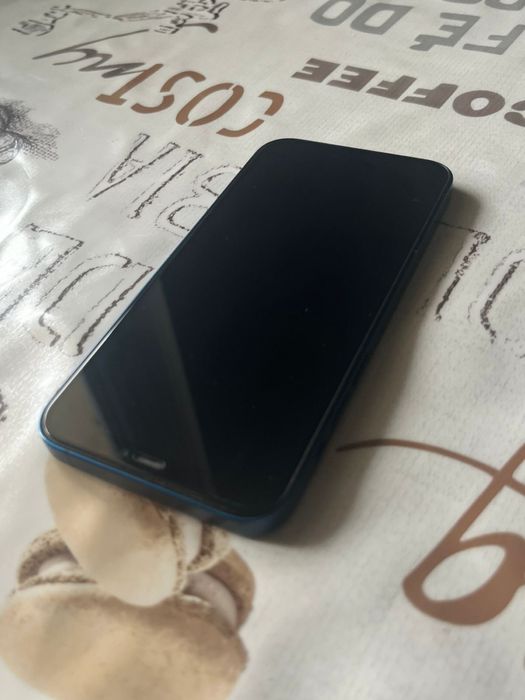 Айфон 12 есть царапины