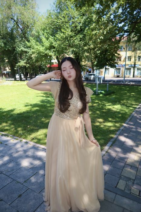 Золотое Вечернее платье