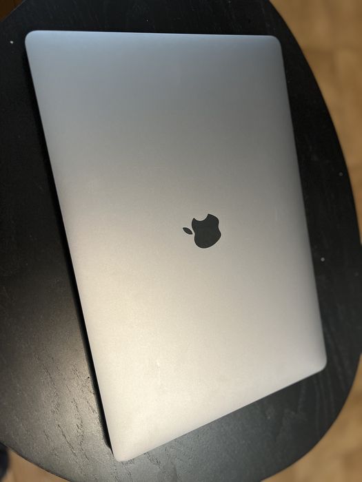 Като HOB MacBook Pro 16" 2019 2.6i7 32GB RAM 8GB Video 1TB