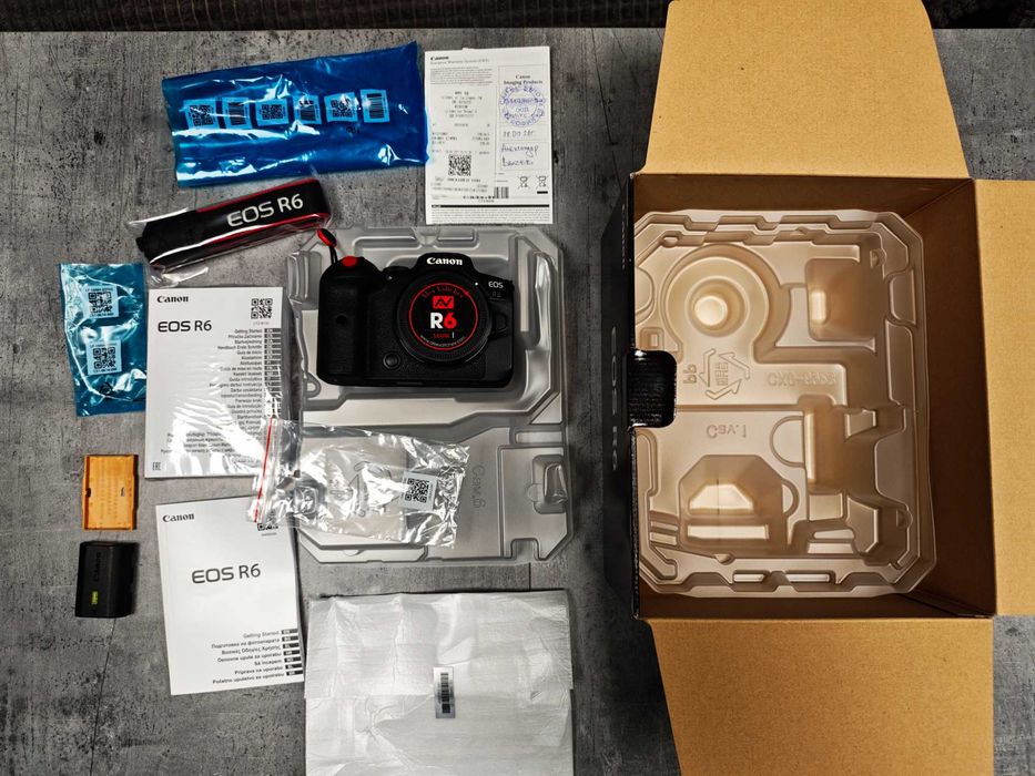 Canon R6 + батерия + зарядно + 64 GB памет + аксесоари