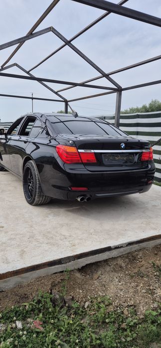 Dezmembrez bmw seria 7 f01 3.0D N57 245cp 2010