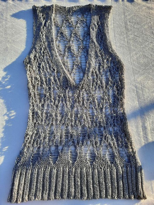 Сребристо пуловерче без ръкав плетиво размер Л