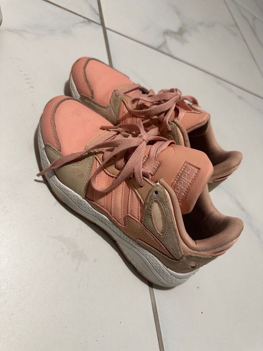 Дамски спортни маратонки