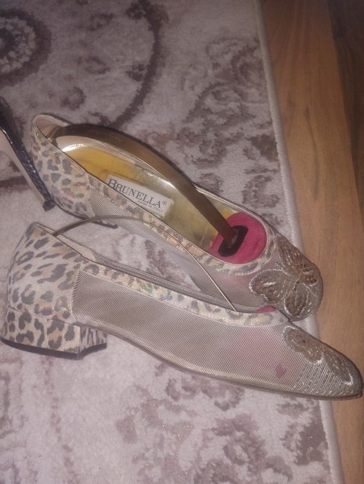 Sandale și pantofi Nr 39