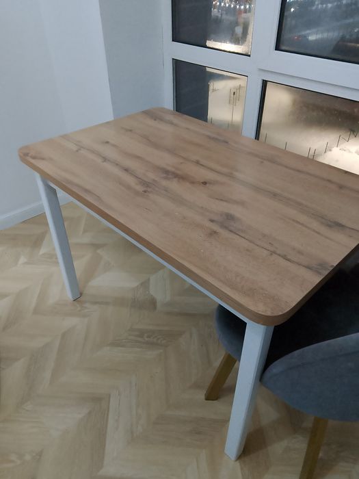 Стол со стульями