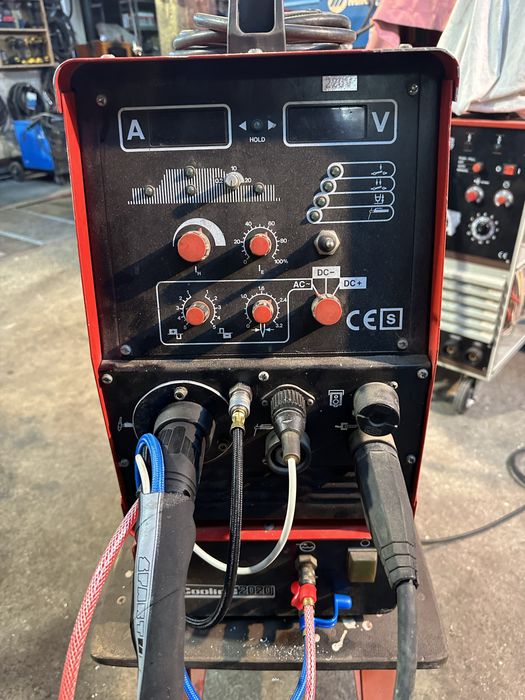 Aparat de sudura AC/DC  Castolin produs de Fronius