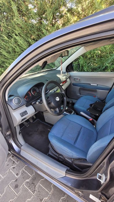 Mazda 2 , Benzină