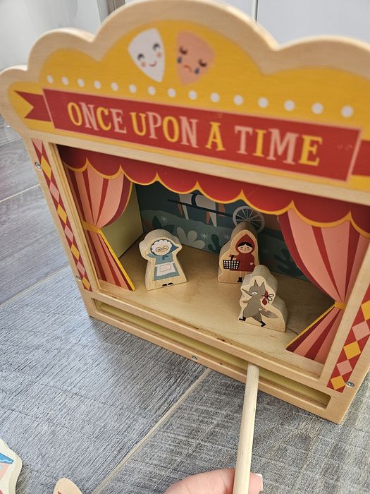 Дървен куклен театър mentari