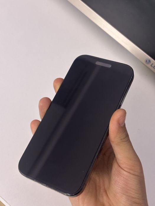 iPhone 16 pro black