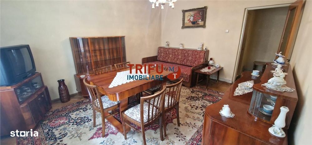 Apartament 3 camere de vanzare zona Centru — fotografia 1