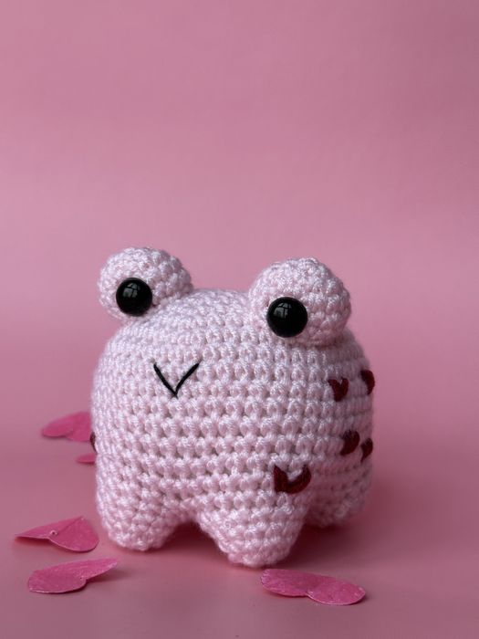 Вязаная лягушка