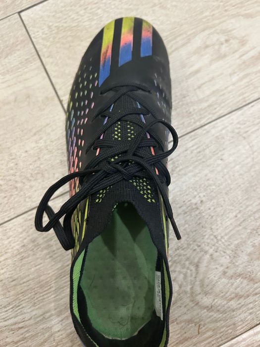 Бутсы adidas predator