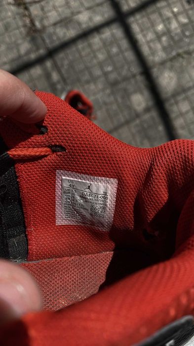 Nike Air Jordan Max Aura 3 / Black Red