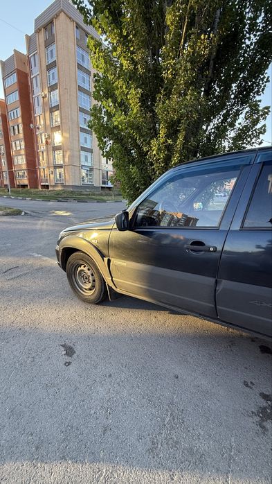 Шевроле Нива 2012 год