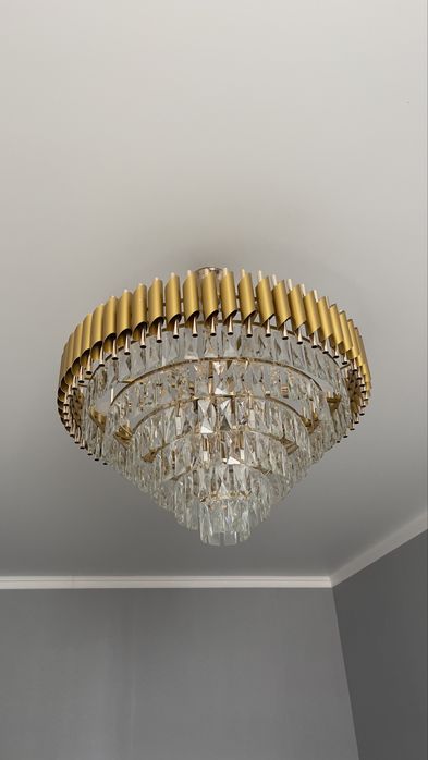 Продам люстру 15 лампочный