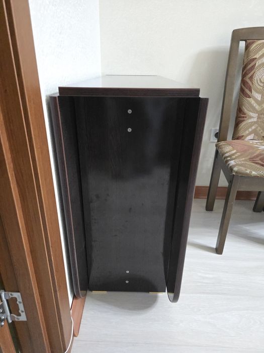 Стол раскладной коричневый