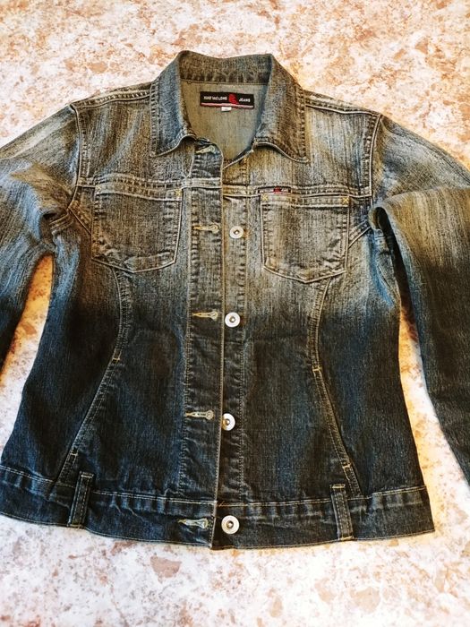 Продаю женскую джинсовку