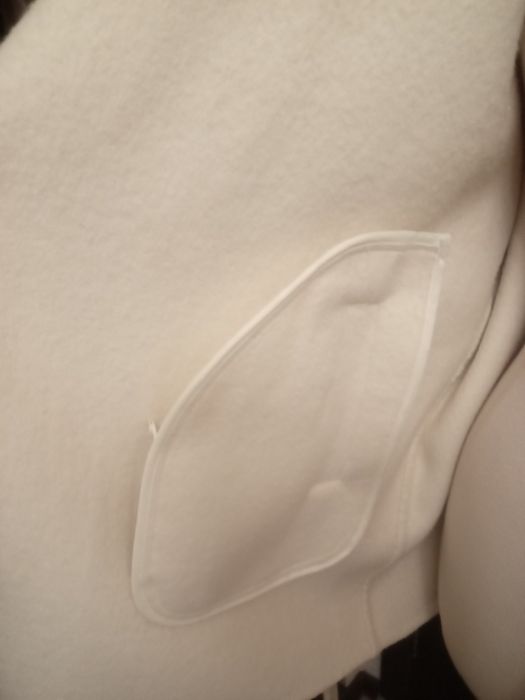 Полупальто с поясом.