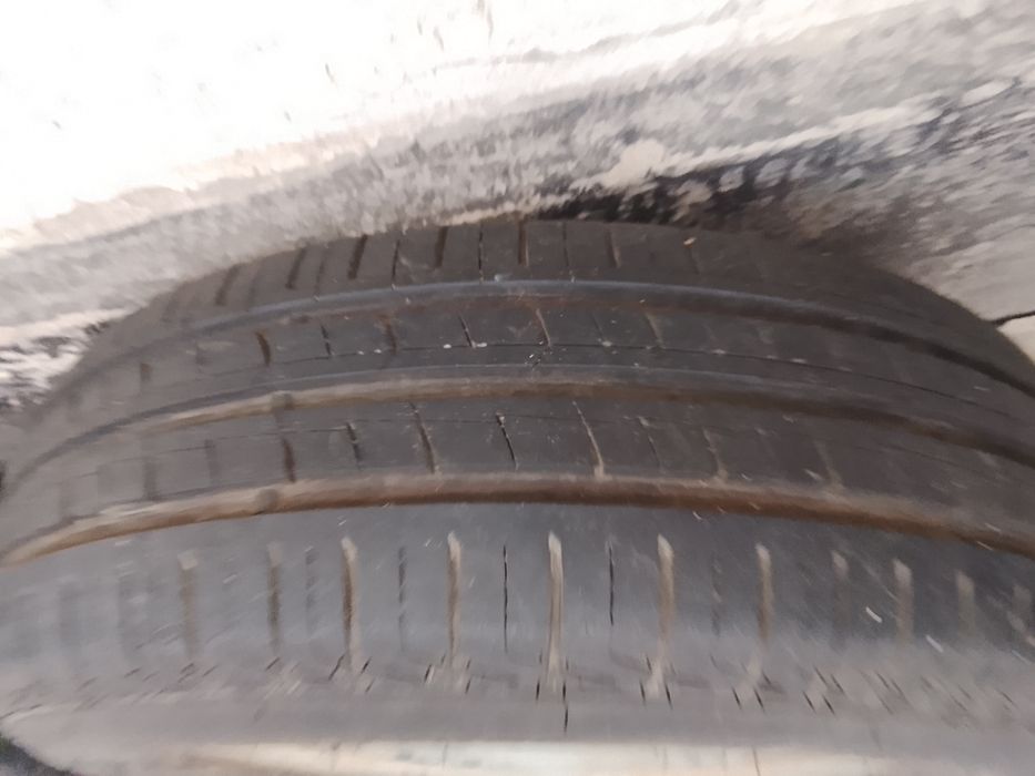 Продам комплект шин R13 (175/65) + 2 диска