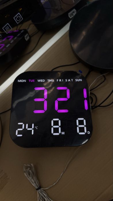 Ceas LED Digital de Birou și Perete – Afișaj Mare, Temperatură, Dată, Alarmă