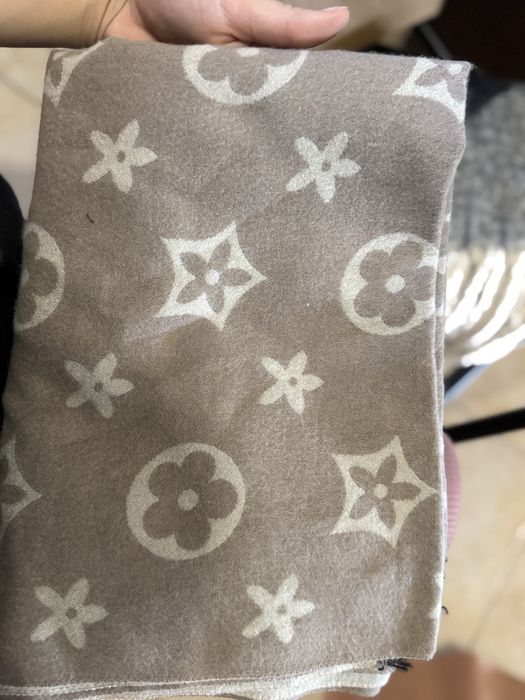 Шапки , шалове , чанти