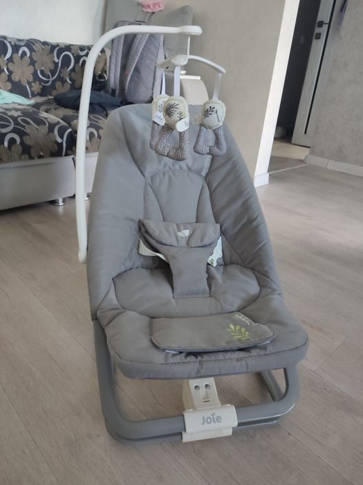 Продаю шезлонг для малышей