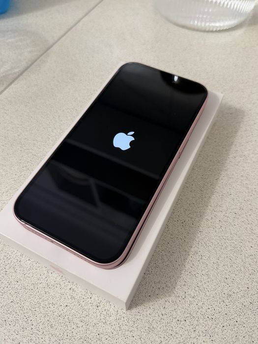Продам iphone 15 128 gb