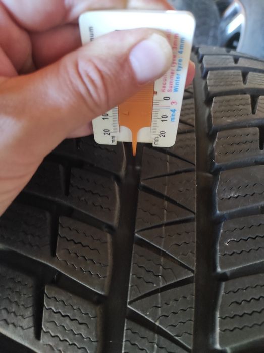 215/45/18 Falken