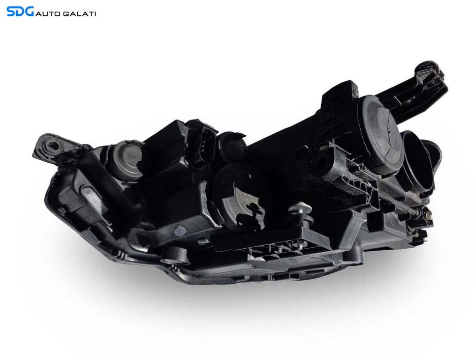 Far Dreapta FARA Xenon Volkswagen Passat B8 2014 - 2019 [L0894]